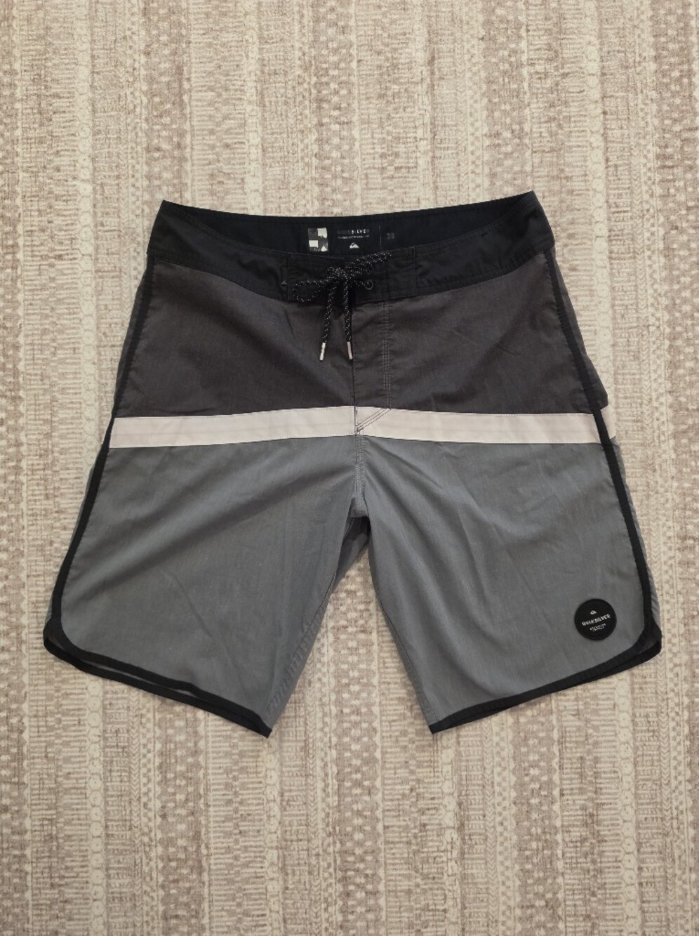 Quiksilver Men's Gray Black Board Shorts Swim Trunks - Size 33